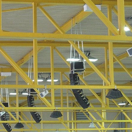 Sporthalle-Lautsprecher-Deckenbefestigung-2015