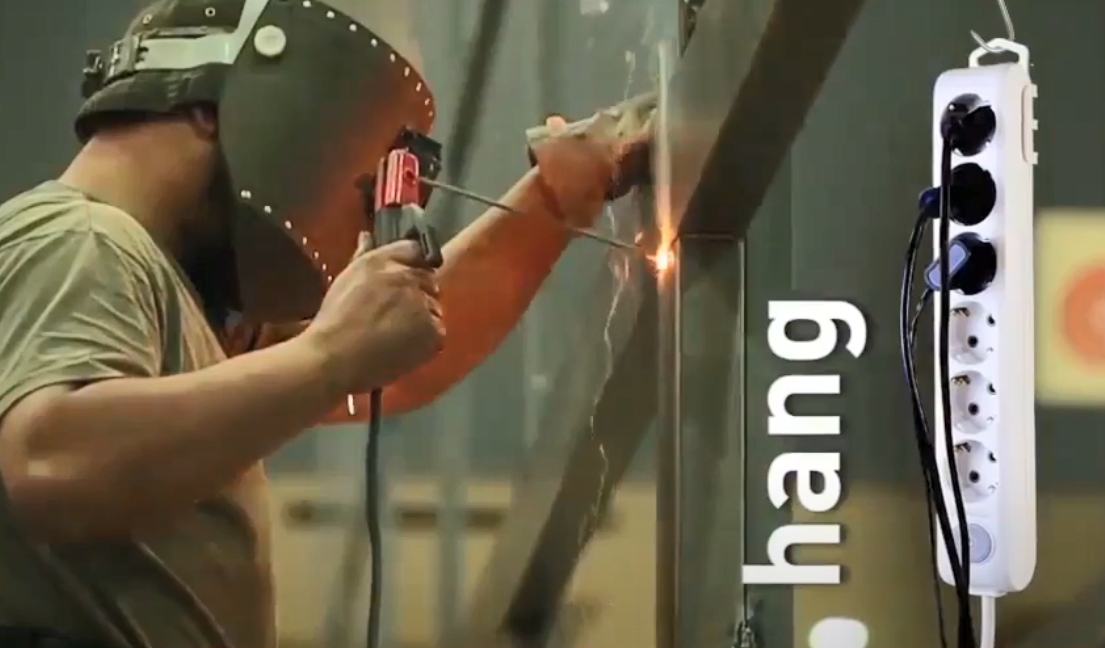 Steckdosenleiste_mit_Aufhaengung_39-849-00350_B05